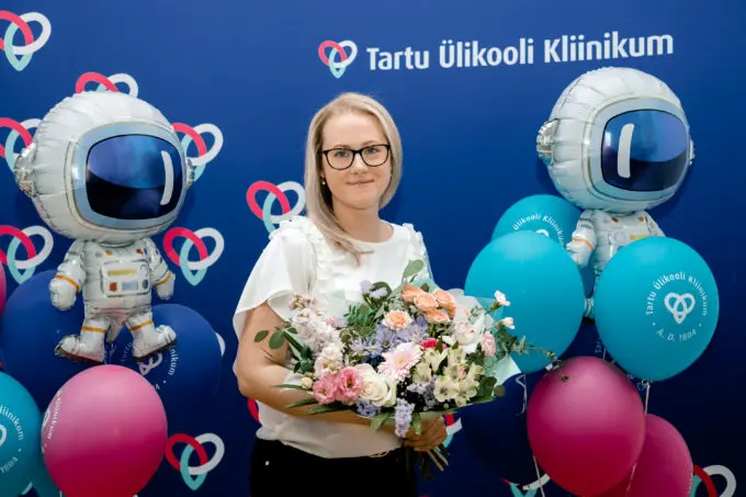 Kliinikumi õenduspreemia pälvis lasteõde Kaija Piller. Foto: Tartu Ülikooli Kliinikum