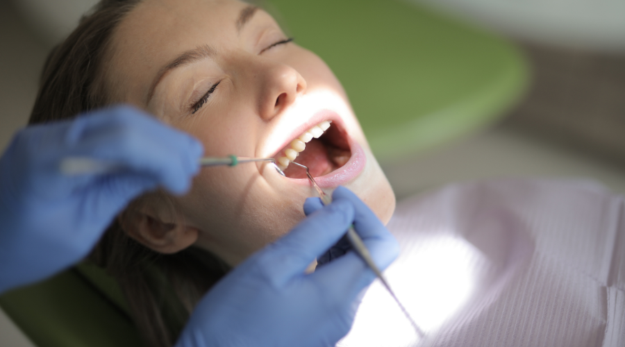 Tervisekassa tasub teatud juhtudel ka täiskasvanute hambaravi. Foto: Canva