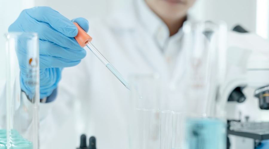 Praktiseerivaid arste ja meditsiinipersonali oodatakse omandama teadmisi geneetikast personaalmeditsiinis. Foto: Pixabay