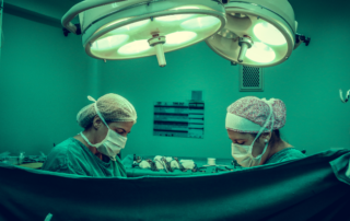 2022. aastal tehti taas rohkem kirurgilisi protseduure. Foto: Canva