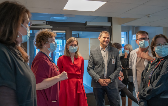 Terviseminister arutas Tallinna Lastehaigla juhtidega haigla tulevikku. Foto: Regina Lehtmets