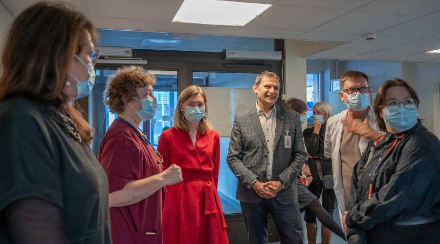 Terviseminister arutas Tallinna Lastehaigla juhtidega haigla tulevikku. Foto: Regina Lehtmets