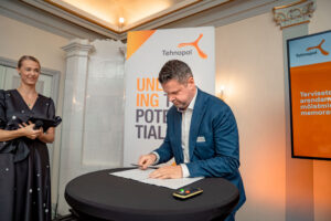 MoU allkirjastamine 12.09.2025, Sven Parkel (Pildistas: Enriko Pedaksalu)