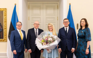 Fotol (vasakult): dr Eero Merilind, prof Margus Viigimaa, dr Elle-Mall Sadrak, peaminister Kristen Michal, sotsiaalminister Karmen Joller (foto autor on Rain Jüristo)