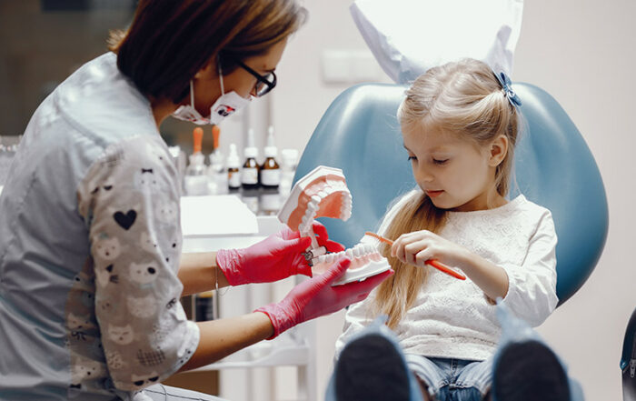 Laps hambaarsti külastamas (pilt: Freepik)